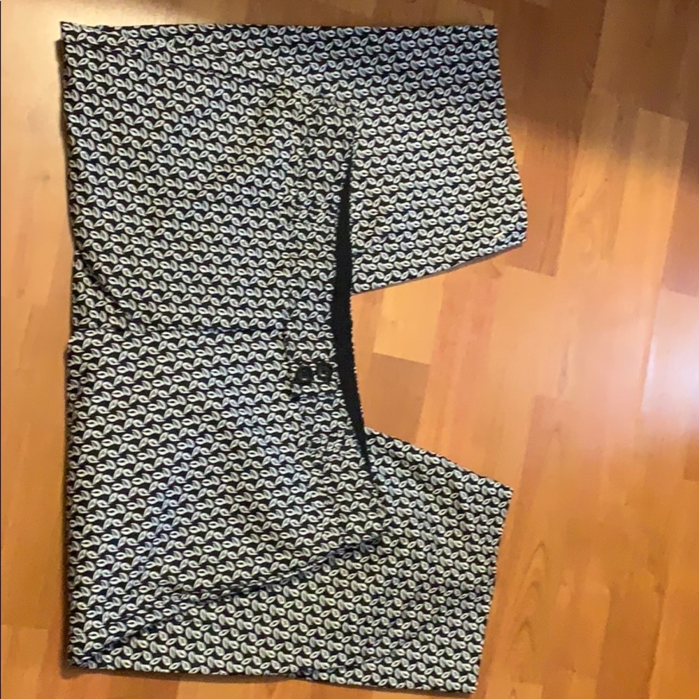 Black Print Capris